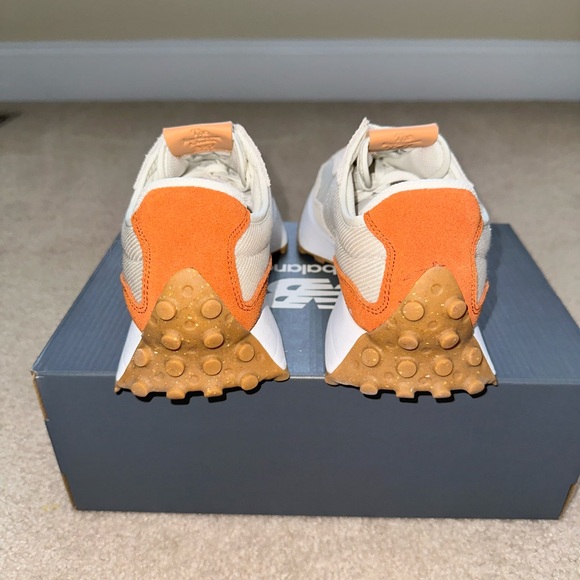 New Balance 327 (Sea Salt/Rust Oxide) Size 8 - Picture 6 of 16